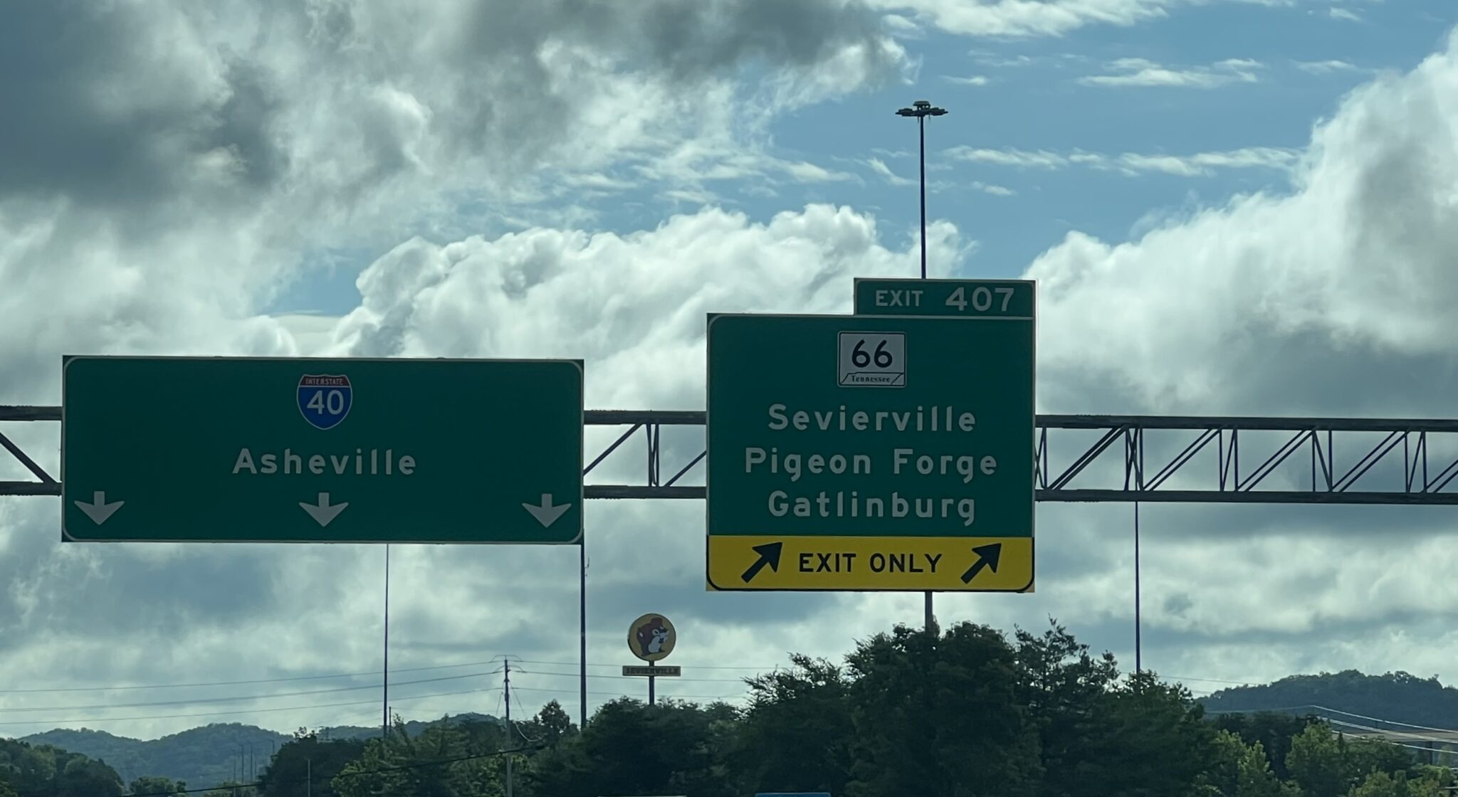 Picture of the sign to exit 407 in Kodak, TN